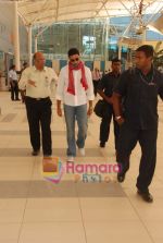 Abhishek Bachchan at Mumbai airport from a trip to Goa on 15th April 2010 (5).JPG